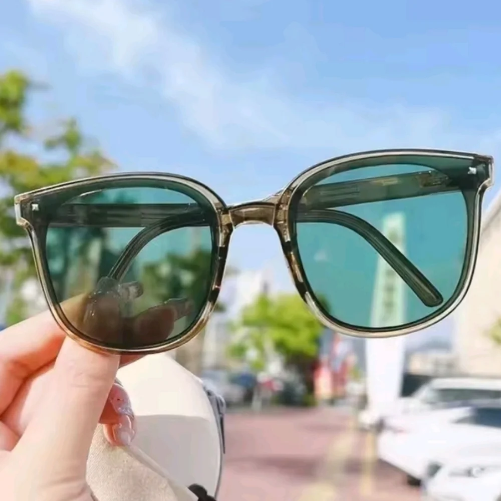 Foldable Stylish Green Lens Sunglasses